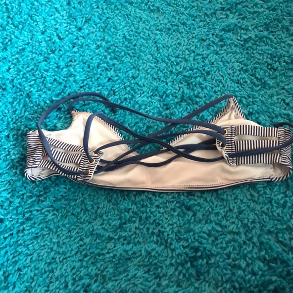 Bathing suit top - Picture 3 of 3